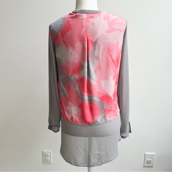T Tahari | Grey/Pink Watercolor Print Layered Roll-Tab Button Down Blouse - Picture 10 of 16